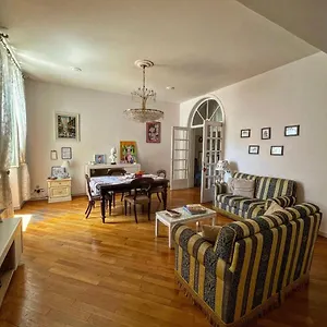  Apartament Crystal House
