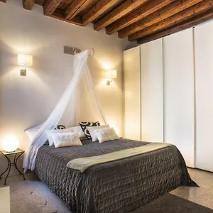 Terrazzina - Romantic Pied A Terre At The Heart Of Cannaregio District Apartament Wenecja